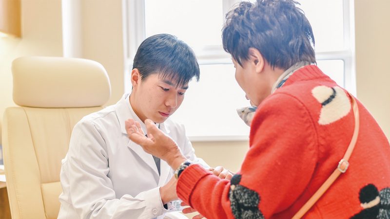折叠陪护床：尺寸、材质与分类解析